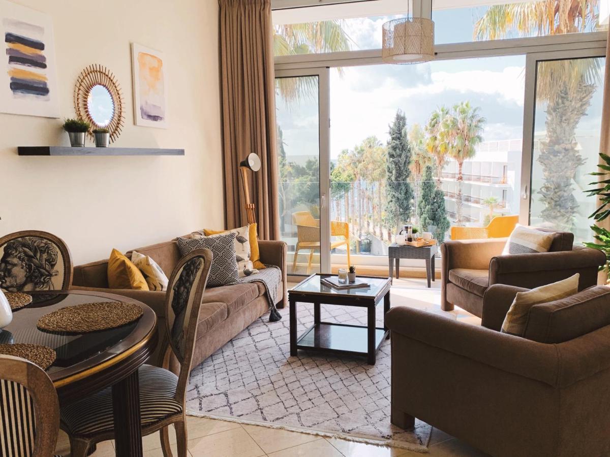 Poseidon'S Luxury Apartment Paphos Esterno foto